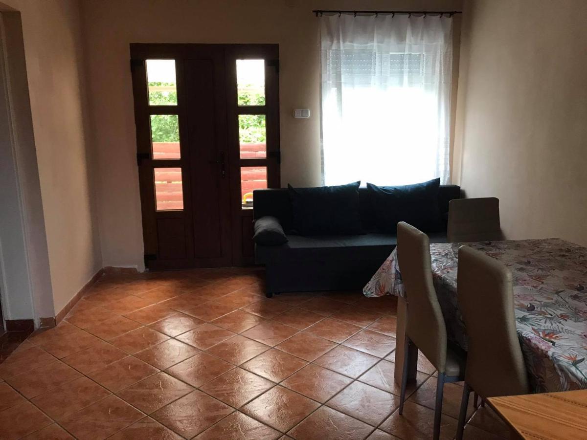 Apartamento Tahiti Apartman Hajdúszoboszló Exterior foto