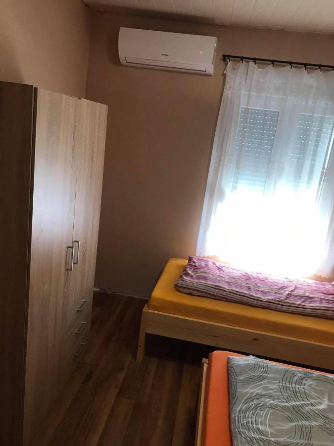 Apartamento Tahiti Apartman Hajdúszoboszló Exterior foto