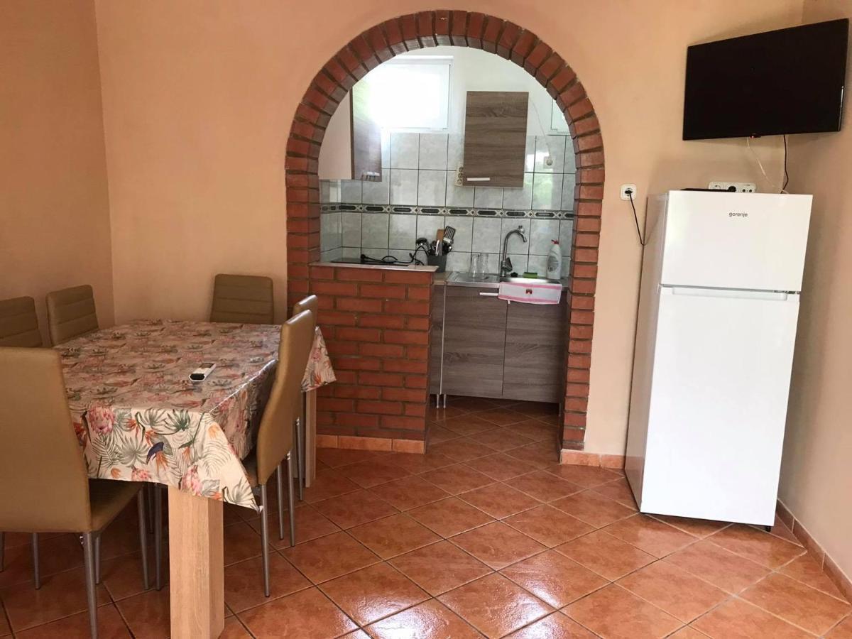 Apartamento Tahiti Apartman Hajdúszoboszló Exterior foto