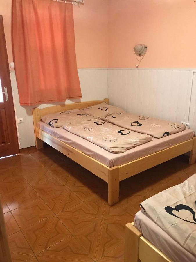 Apartamento Tahiti Apartman Hajdúszoboszló Exterior foto