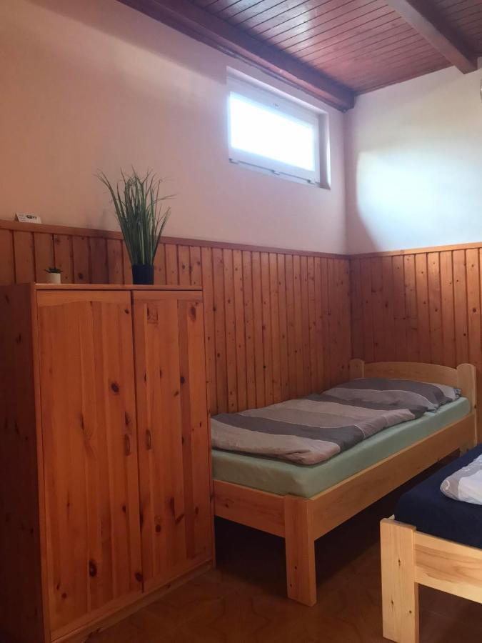 Apartamento Tahiti Apartman Hajdúszoboszló Exterior foto