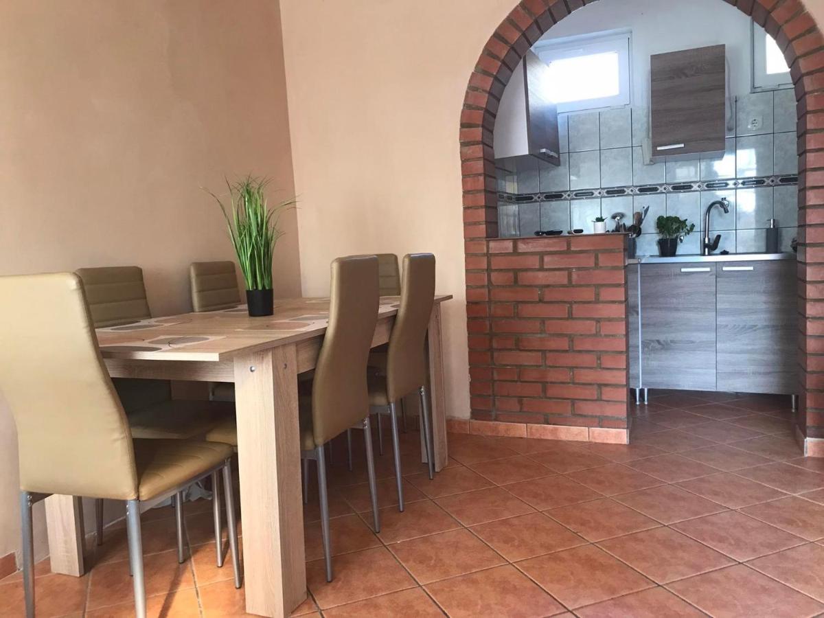 Apartamento Tahiti Apartman Hajdúszoboszló Exterior foto