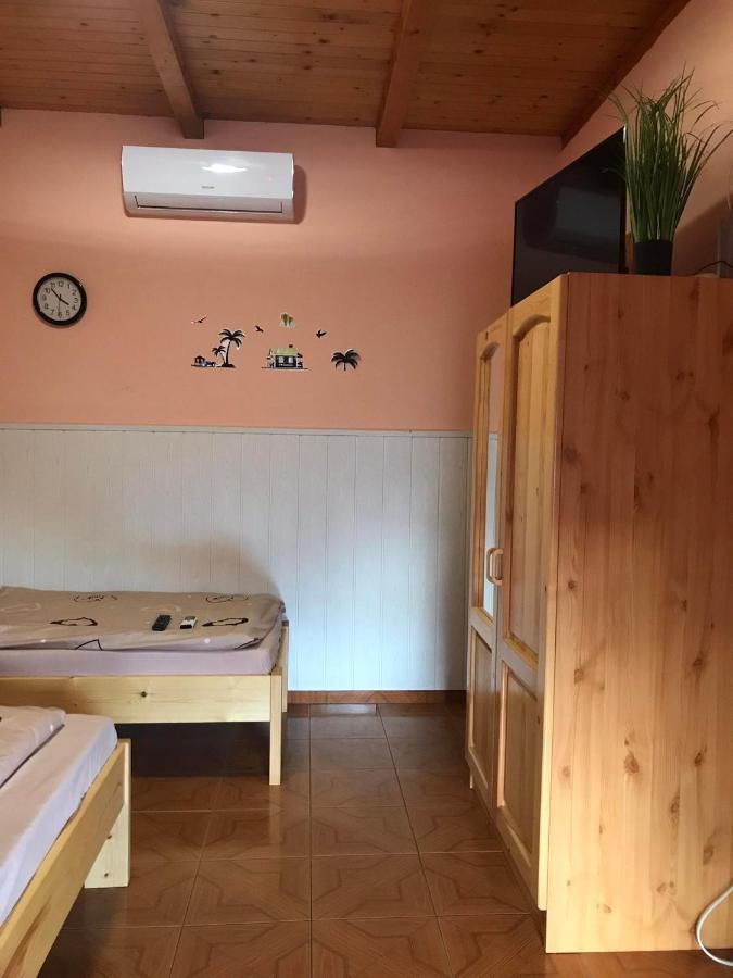 Apartamento Tahiti Apartman Hajdúszoboszló Exterior foto