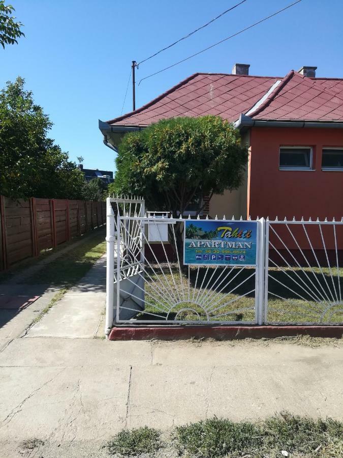 Apartamento Tahiti Apartman Hajdúszoboszló Exterior foto